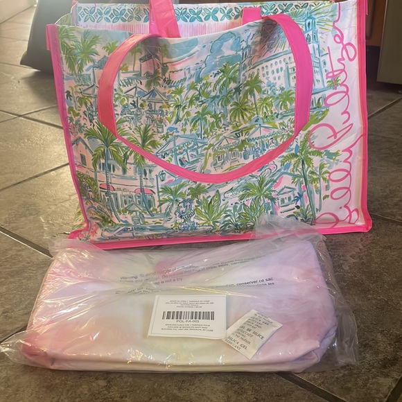 Lilly Pulitzer/ Natural life perfect beach day bag, everything you need! - Picture 16 of 17
